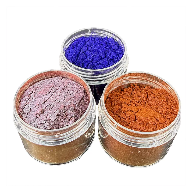 Pigmenti che cambiano colore dalla tonalità profonda per componenti di design industriale
